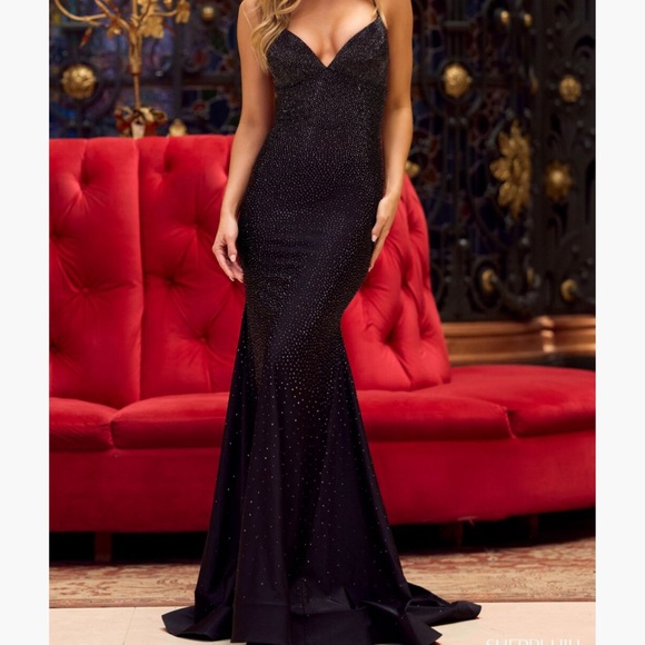 Gown - Picture 6 of 11